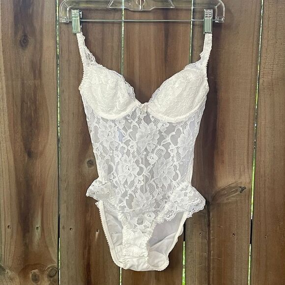 Vintage VICTORIA'S SECRET Gold Label Second Skin Teddy Lace Front 32B Nwot - Picture 1 of 10